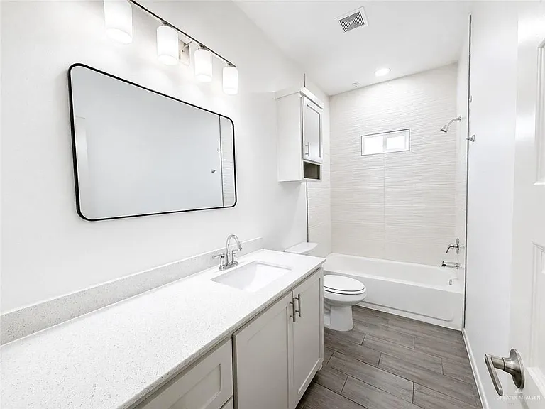 7802 N 58th St #1 — Photo 14