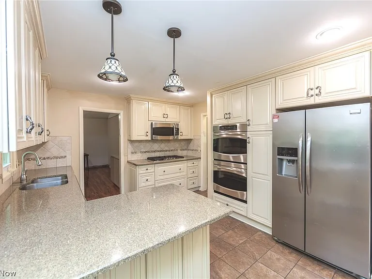 23721 Greenlawn Ave — Photo 14