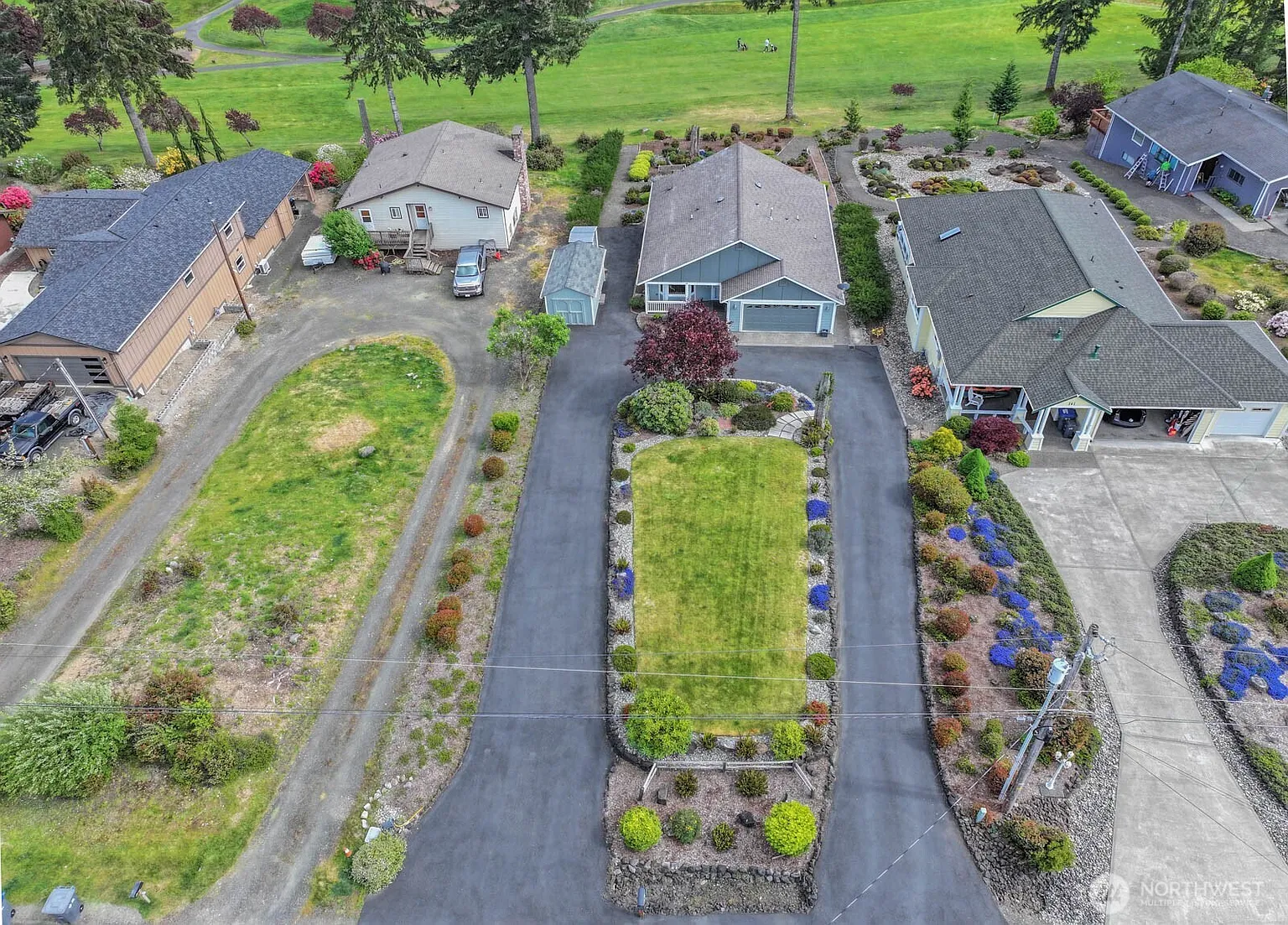 121 E Connemara Way photo 1