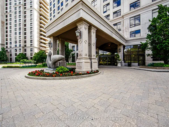 9235 Jane St #501, Vaughan, ON L6A 0J8