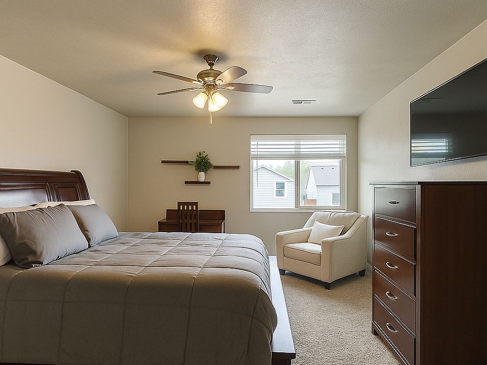 Master/primary bedroom (King bed), Smart TV
