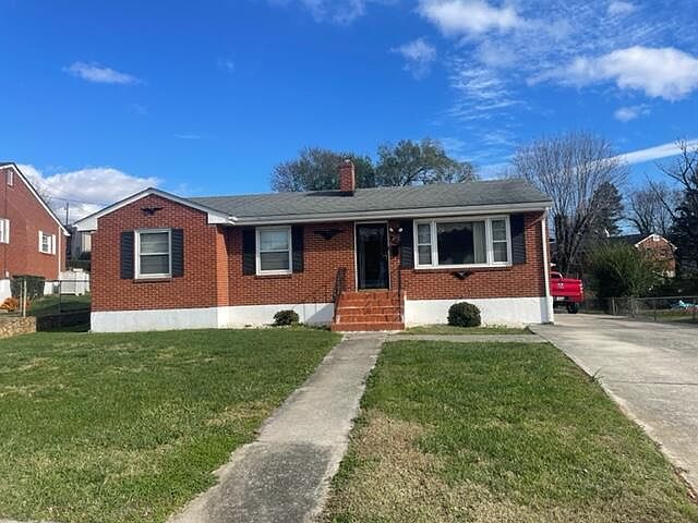 1st image of 1549 Golfside Ave NW