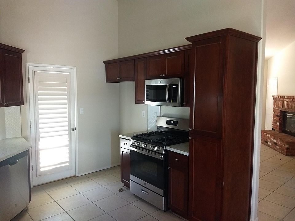2nd image of 5405 Sunny Glen Ct
