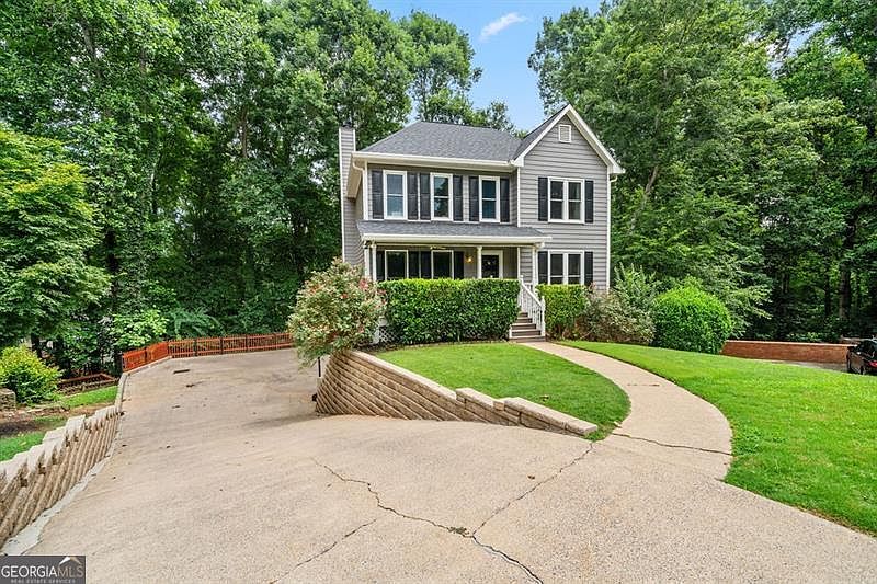 1st image of 312 Clubhouse Ct NW