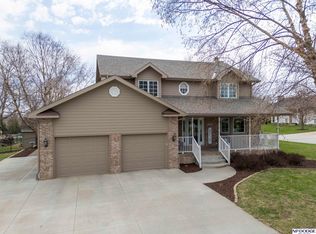 1501 N 211th St, Elkhorn, NE 68022