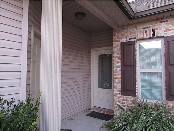 3rd image of 4807 Finch St