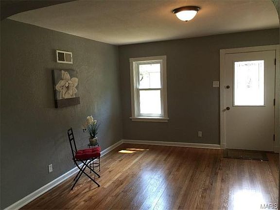 3rd image of 723 Marsan Dr