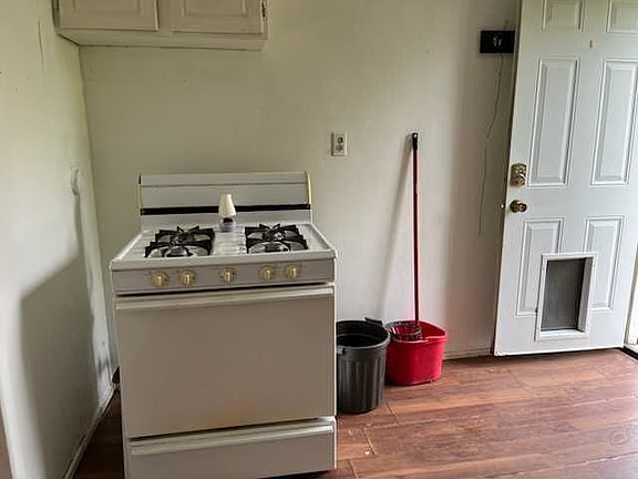 4th image of 5108 S 54a St