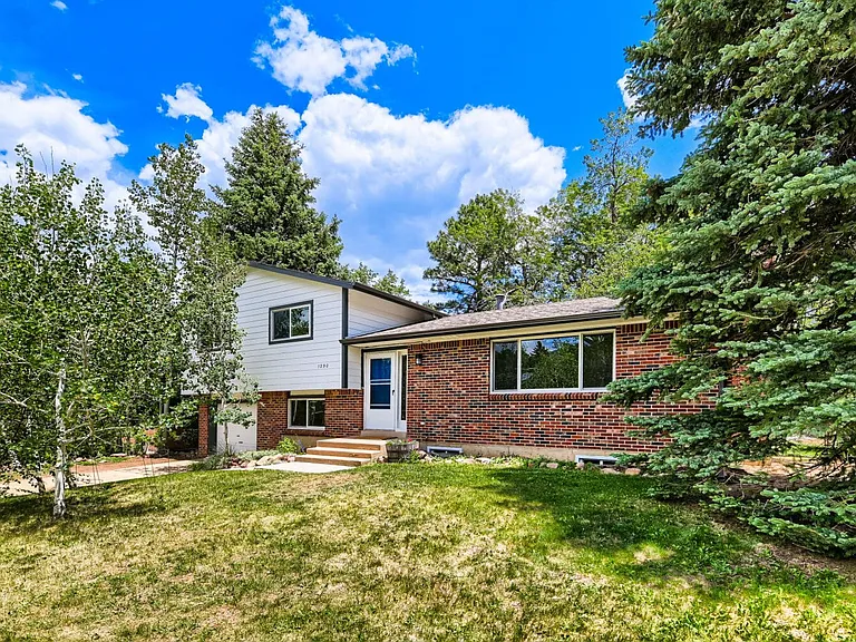 1290 Judson Dr — Photo 33