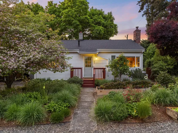 8437 NE Going Pl, Portland, OR 97220