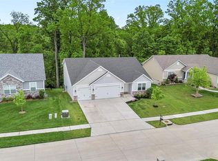 1010 Timber Bluff Dr, Wentzville, MO 63385