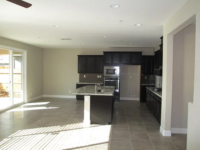 West Roseville single story home in Sierra Crossings — Photo 4