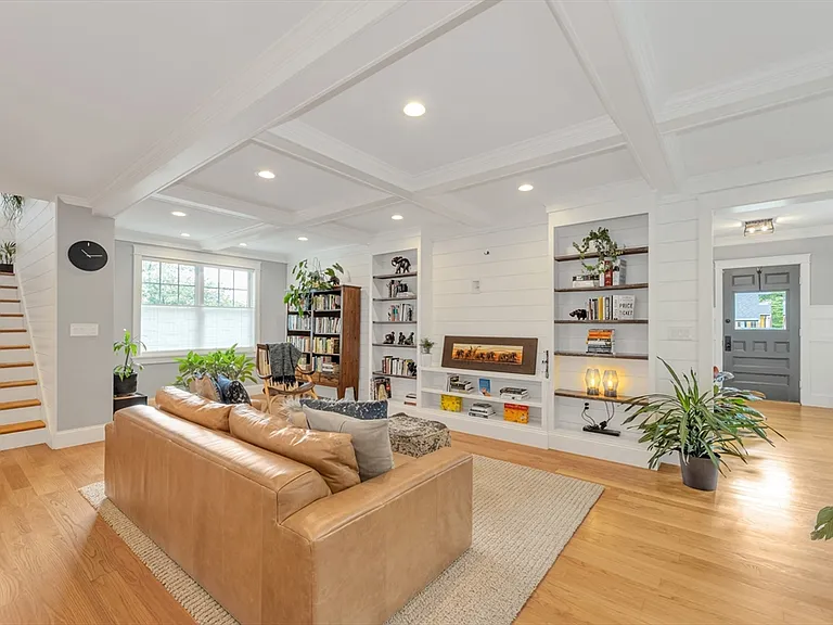11 Chase Ave #1 — Photo 3