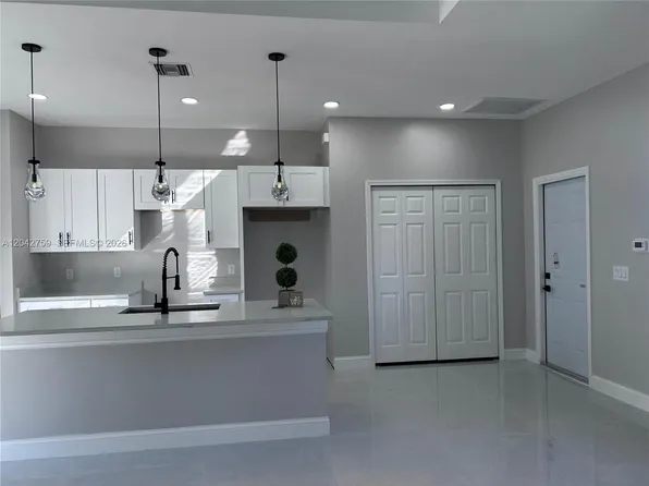 1126 Milwaukee Blvd, Lehigh Acres, FL 33974