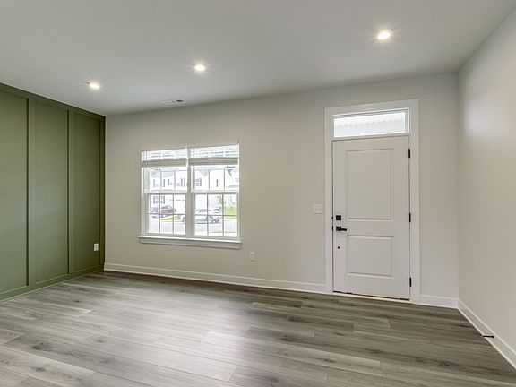 2nd image of 951 Caywood Rd
