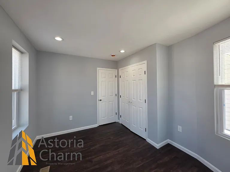 2920 E Madison St — Photo 15