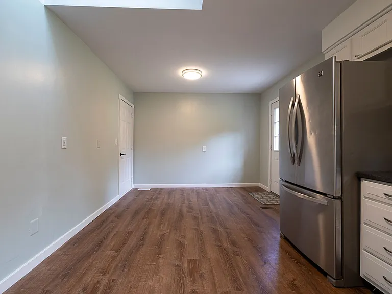 1104 Washington Dr — Photo 11