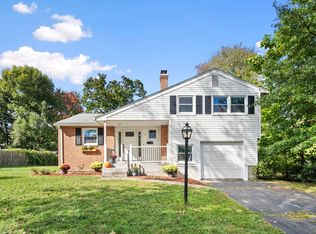 12 Grande Ave, Windsor, CT 06095