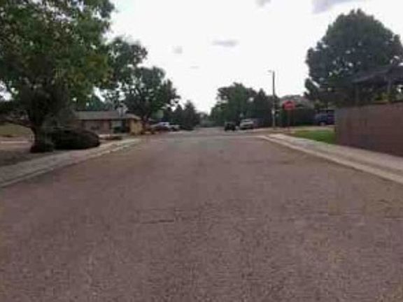 Exterior Neighborhood (street photo)