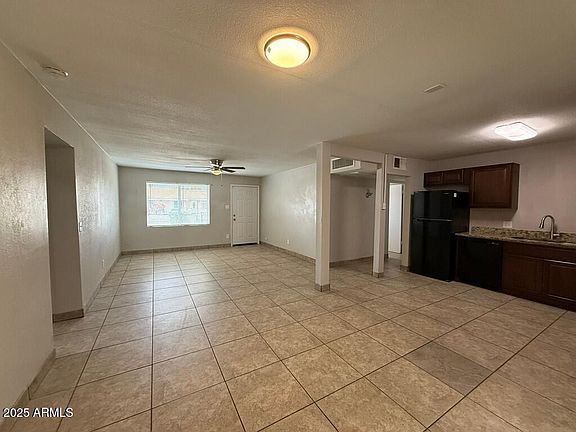 3rd image of 2725 W MARSHALL Avenue
