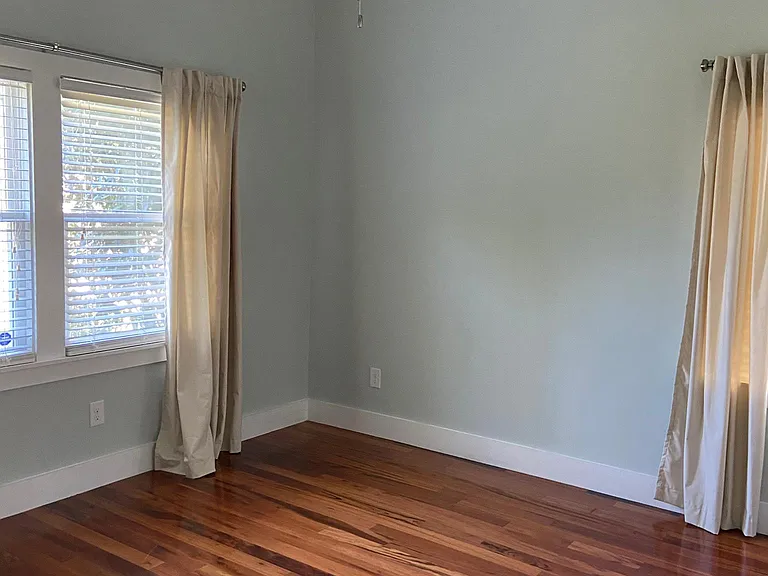 533 E Martin St — Photo 11