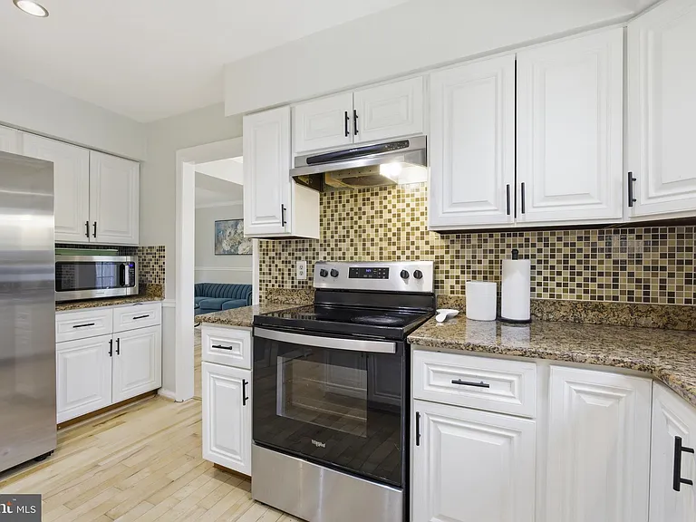 8664 Pohick Forest Ct — Photo 11