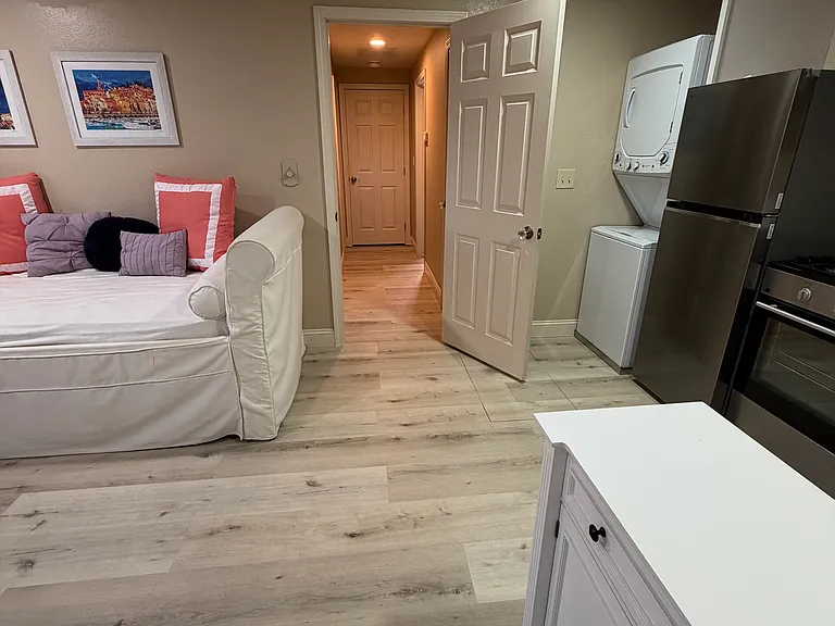 16 Cobblestone Ct #B — Photo 7