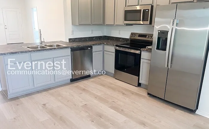 6648 Hollywood Ave — Photo 5