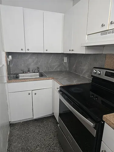 250 SW 11th Ave #6 Photo 1 250 SW 11th Ave #6 Photo 1