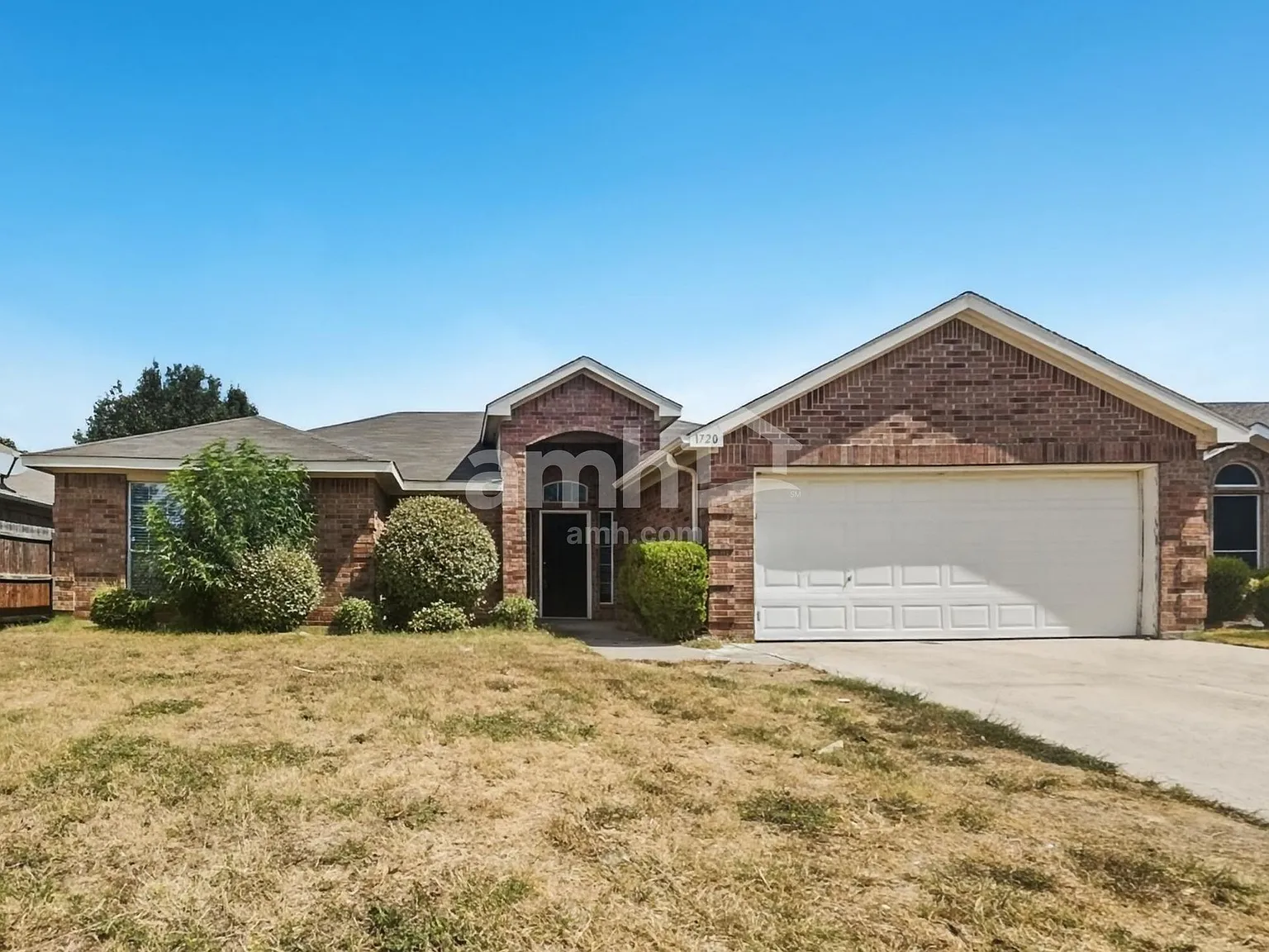 3 bed, 2.0 bath, 1390 sqft, $2,130 — Photo 1