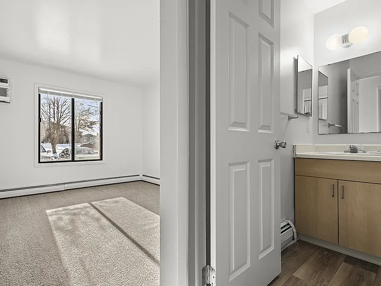 Wood Creek Apartments — Photo 40