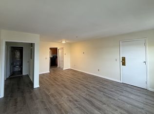 8-10 Essex St #5, Andover, MA 01810