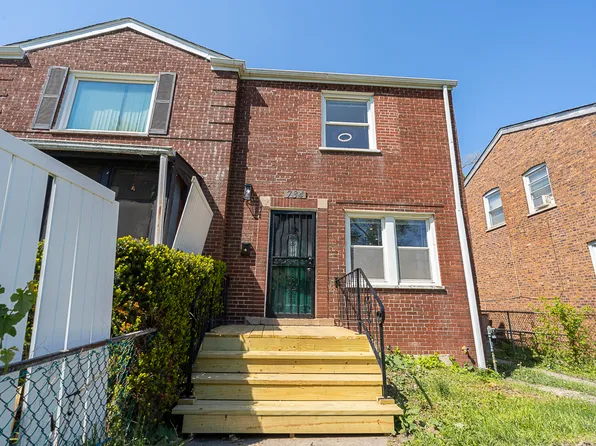 734 E 105th St, Chicago, IL 60628