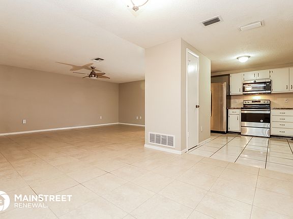 4th image of 3444 Garfield Dr