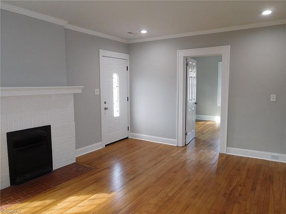 4th image of 535 Old Hollow Rd