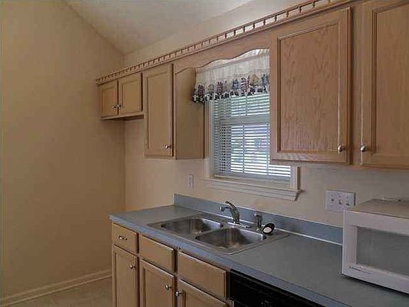 5th image of 929 Ironwood Dr