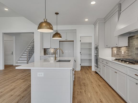 4th image of 612 Parkenham Dr Lot 39