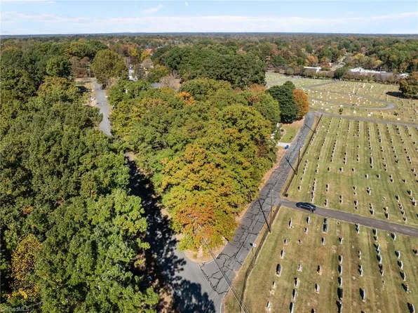 1 E Oakwood St, Mebane, NC 27302