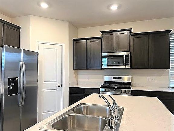 5th image of 3959 Oakwood St