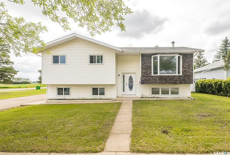 1st image of 3367 15TH AVENUE E