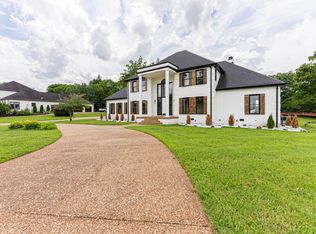 100 Geers Ct, Lebanon, TN 37087