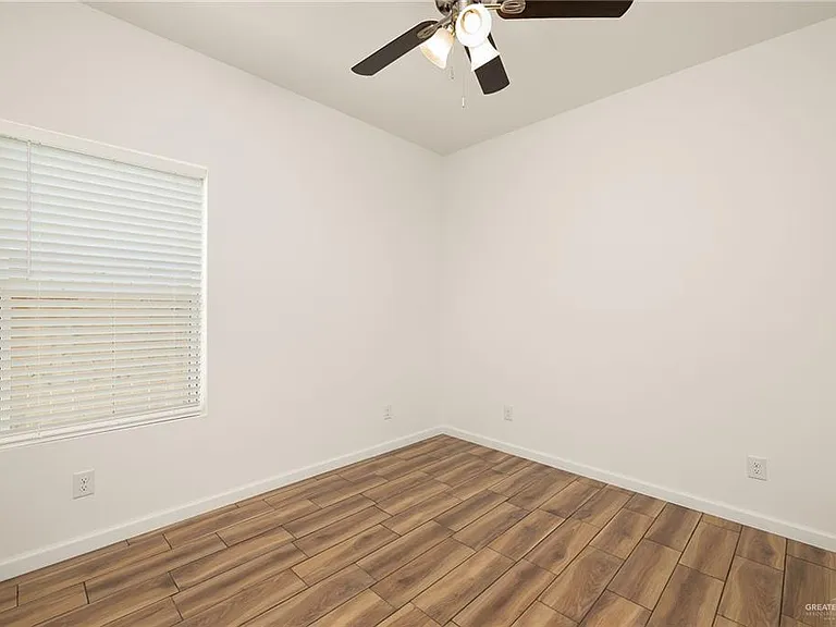 2105 E Viviana St #2 — Photo 14