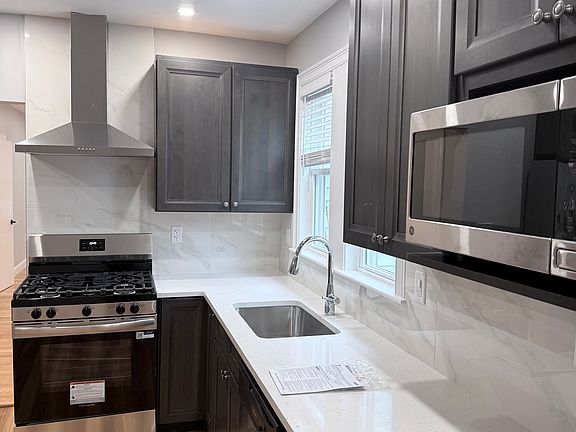 3rd image of 18 Webster St #16