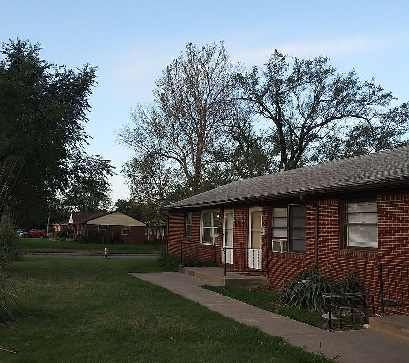 1st image of 2945-2949 S Hydraulic Dr