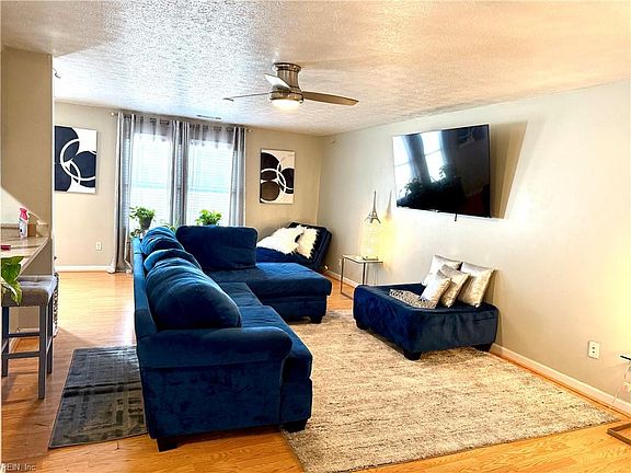 3rd image of 33 Tupelo Cir