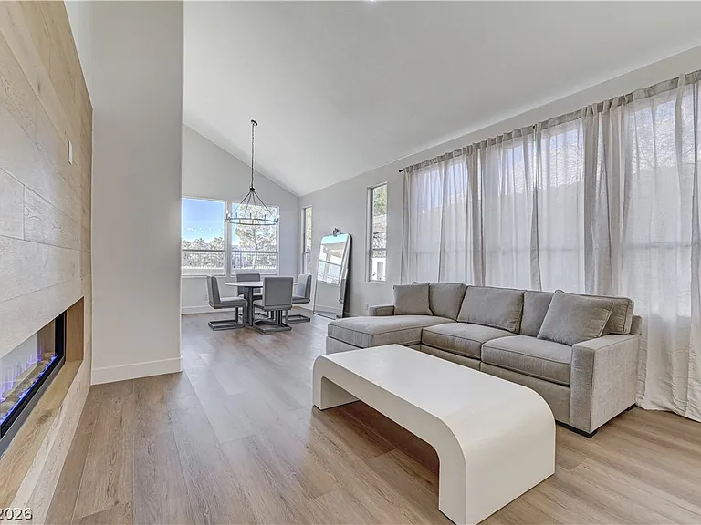 1317 Fox Acres Dr — Photo 11