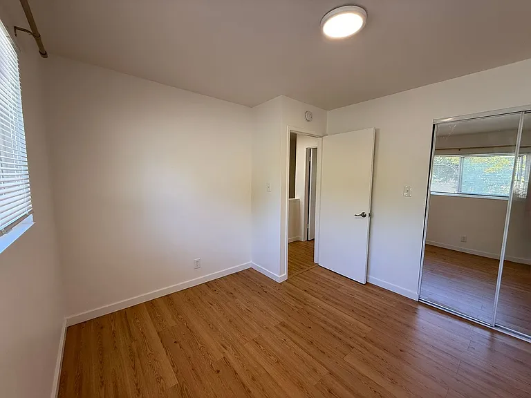 1528 Woolsey St #C — Photo 16