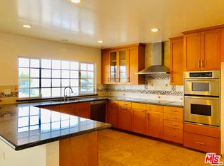 5248 Los Caballeros Way, Los Angeles, CA 90027