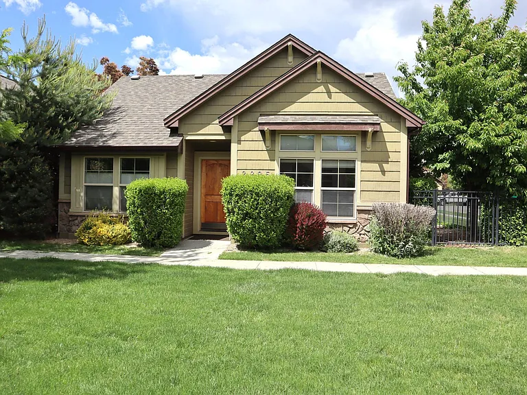 2895 E Deerhill Dr — Photo 2
