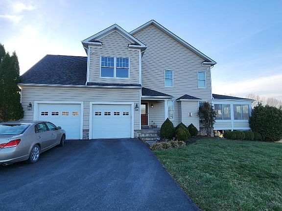 4th image of 16527 Hampton Rd
